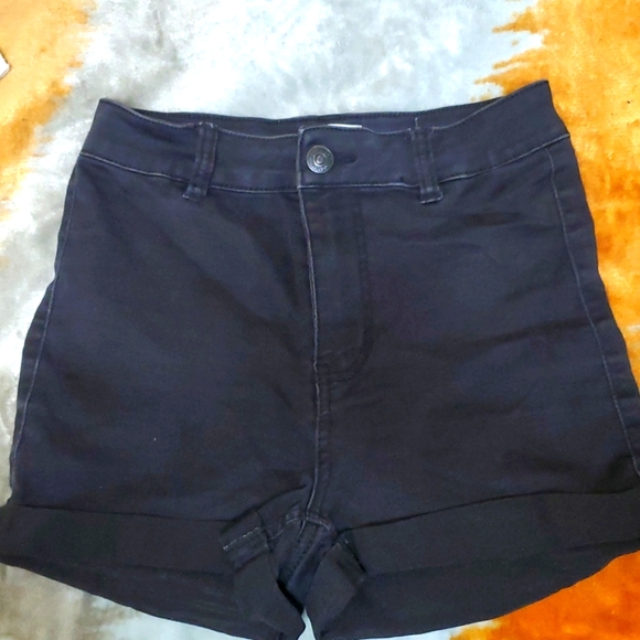 Black high waisted shorts - Picture 1 of 3